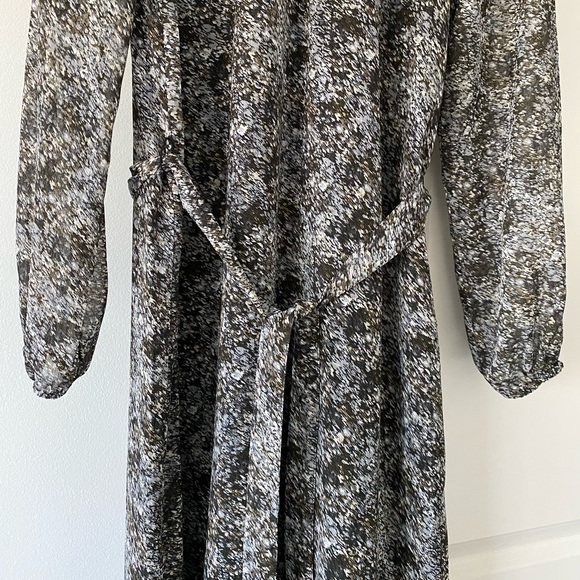 Banana Republic Dress - Picture 3 of 9